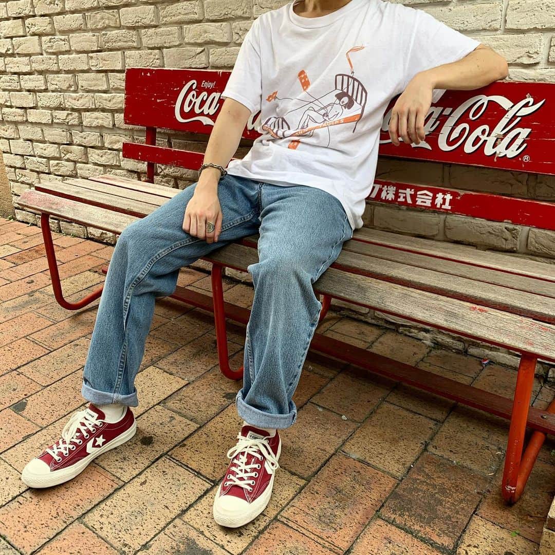 のインスタグラム：「#原宿シカゴ竹下店﻿ ﻿ 【 LEVIS 550 】￥2900(tax)〜 ﻿ ﻿ Levis 550入荷しております。﻿ ﻿ テーパードのきいたユニークなシルエットで﻿ スケーター、ストリートなスタイルも﻿ オススメですが﻿ ﻿ ウエスト位置を高めで履くと﻿ キレイめなスタイルにも﻿ 合わせれます‼️﻿ ﻿ ぜひご来店お待ちしております✨﻿ ﻿ ﻿ ﻿ 原宿シカゴ竹下店﻿ 東京都渋谷区神宮前1-7-1 B1F﻿ 03-6721-0580﻿ 営業時間 12時〜20時﻿ JR原宿駅から徒歩3分﻿ 東京メトロ明治神宮前駅から徒歩5分ㅤㅤㅤㅤㅤㅤㅤㅤㅤㅤㅤㅤㅤㅤㅤㅤㅤㅤㅤㅤㅤㅤㅤㅤㅤ﻿ #Levis#Levis550﻿ #リーバイス#リーバイス550﻿ #原宿#原宿シカゴ#竹下通り#古着#古着屋#古着屋さん﻿ #古着女子#古着男子#フルジョ#フルダン#フリクロ﻿ #原宿#下北沢#吉祥寺#京都﻿ #harajuku#harajukuchicago#takeshitastreet﻿ #usedfashion#usedstyle#usedmix﻿ #usedclothing#vintage#outfit﻿」