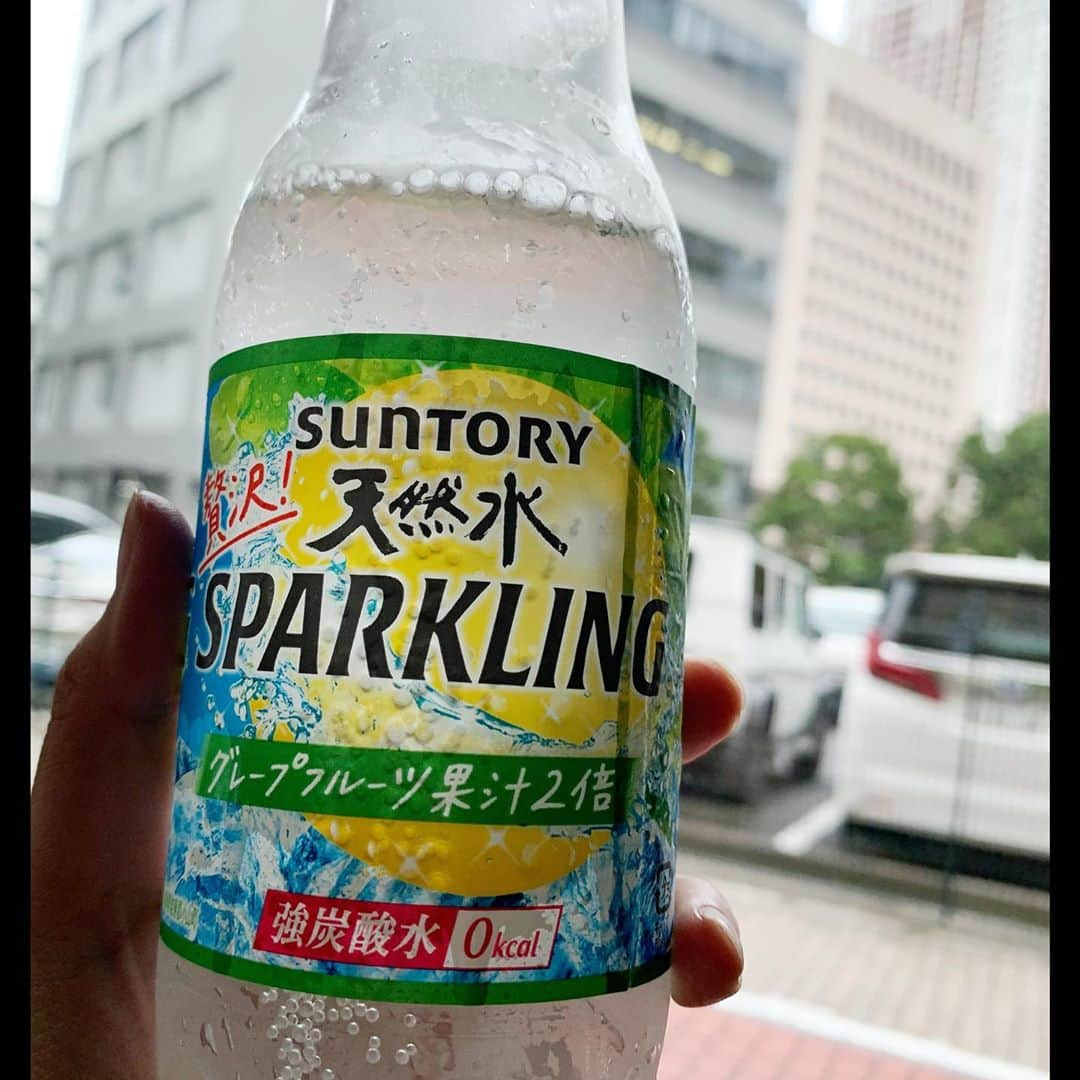 ギャル曽根さんのインスタグラム写真 - (ギャル曽根Instagram)「好きなやつ。 甘くない。 #暑い夏おすすめ。 #炭酸水 #大人になって飲めるようになりました。」7月21日 18時29分 - galsone_1204