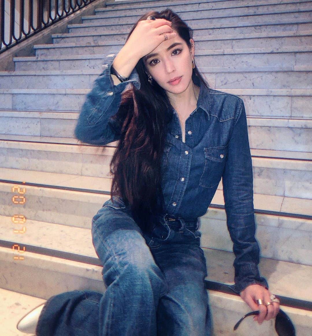 アリッサのインスタグラム：「tuesday denim blues x」