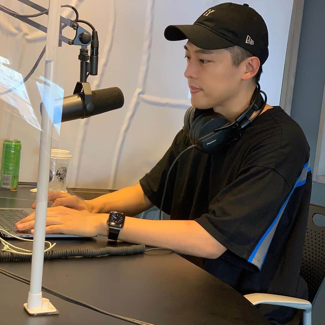 KEN THE 390のインスタグラム：「毎週火曜日　夜10時からはレギュラー放送 #WREP #ロックザハウス  今週はいよいよ新曲情報解禁です📻  お楽しみに！  #KENTHE390」