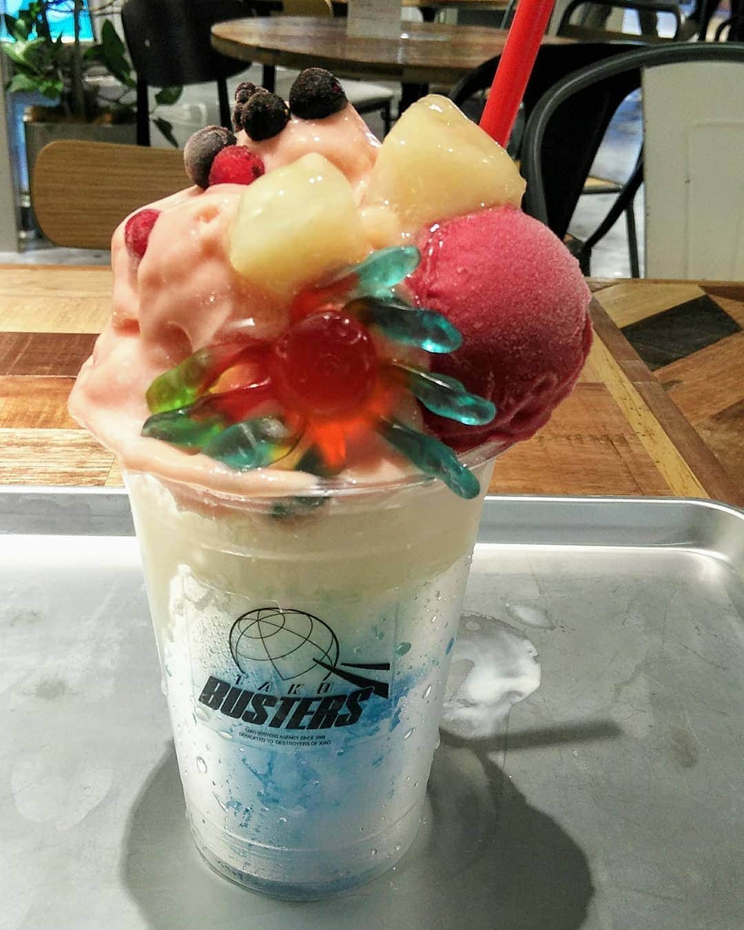 川面千晶のインスタグラム：「色んなかき氷コレクション 🍧💝🍧💙🍧💚🍧💛 💞 #お家かき氷から #オシャレかき氷まで #原価10円くらいのから #1000円超えまで #最近のかき氷 #元々水のくせに高すぎ #でもまあうまい #いやすごいうまい」