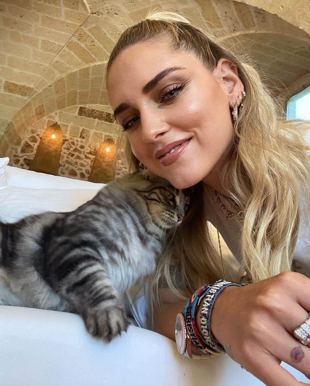 キアラ・フェラーニさんのインスタグラム写真 - (キアラ・フェラーニInstagram)「Not a cat person but love this one ❤️」7月21日 18時51分 - chiaraferragni