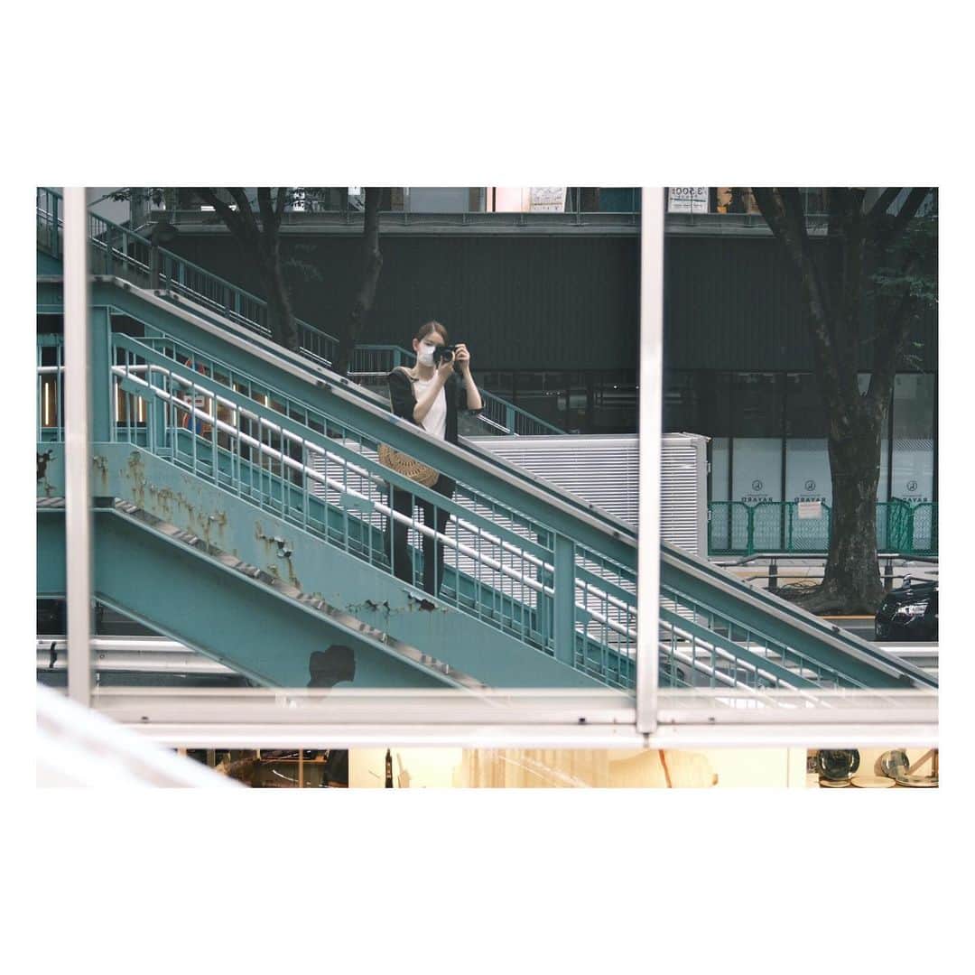 川辺優紀子さんのインスタグラム写真 - (川辺優紀子Instagram)「オーディション帰り道にて。 思いの外、待てども人が通らないので挙句の果てに自分を撮った次第です。笑  #iberit#kipon#fujifilm#富士フイルム#xpro3 #街中スナップ#shibuya#japan#写真好きな人と繋がりたい #カメラ好きな人と繋がりたい #カメラ女子#女性カメラマン」7月21日 18時54分 - yukiko_kawabe