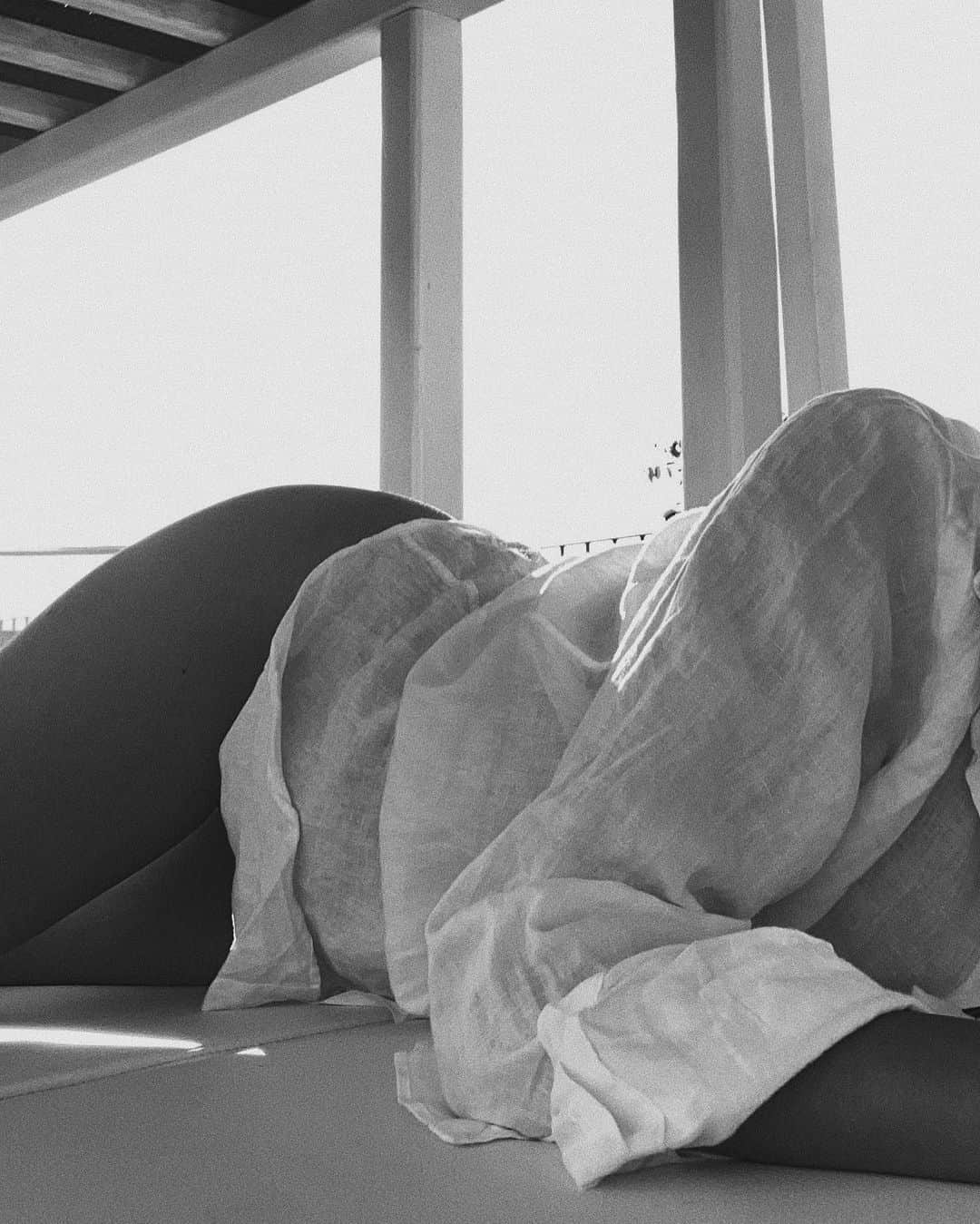エレオノーラ・カリシのインスタグラム：「All’ombra.」