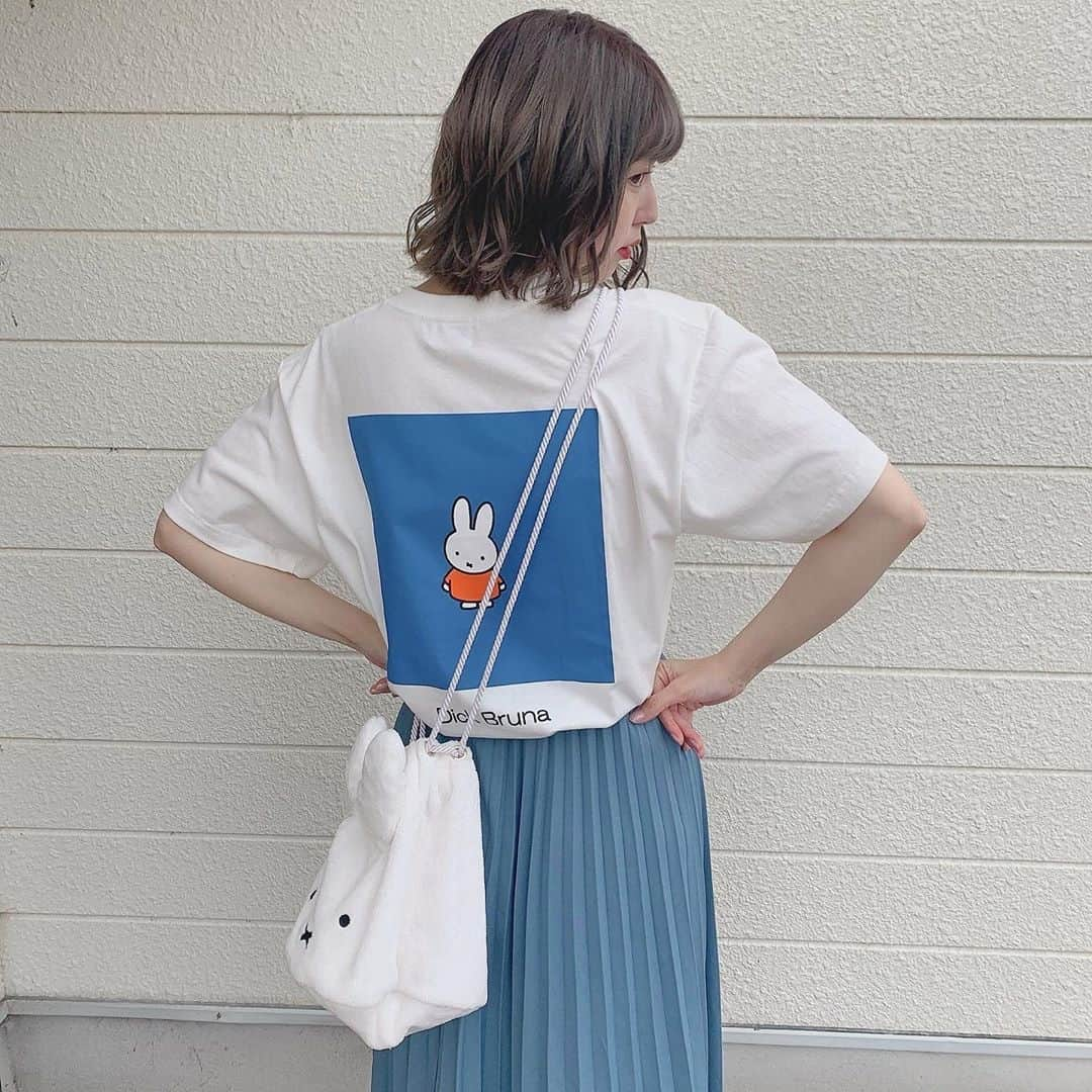 PATRA magazineさんのインスタグラム写真 - (PATRA magazineInstagram)「7/21♡スワイプしてね👉「ミッフィーに夢中です🐇」⠀ .⠀ お洋服やぬいぐるみはもちろん、ネイルやフードにも広がる”ミッフィー熱”🐰⠀ ⠀ ⠀ ばってんなお口がキュートな愛されキャラは様々なところへ展開💕⠀ ⠀ 最近では、100円ショップとのコラボも話題になったよね！⠀ ⠀ 小さい子から大人まで虜にするミッフィーグッズ、探して見てね🐰💕⠀ .⠀ Thank you 🌹⠀ @natyu_moon / @cy8er.jp⠀ @naooooopu⠀ ⠀ ⠀ ⠀ 今女の子の中で流行っているコトやITEMがあればPATRAをタグ付けして教えてね❤︎⠀ 皆さんのすてきな投稿をぜひ紹介させてください！⠀ .⠀ .⠀ #PATRA #お洒落さんと繋がりたい #おしゃれさんと繋がりたい #ミッフィー #ミッフィーコラボ #メリージェニー #merryjenny #メリジェニ #ミッフィーアイテム #ぬいぐるみ #バッグ #ファッション小物 #Tシャツ #ミッフィーTシャツ #ミッフィーコーデ #コーデ #コーディネート#キャラクター⠀」7月21日 19時30分 - patra__jp