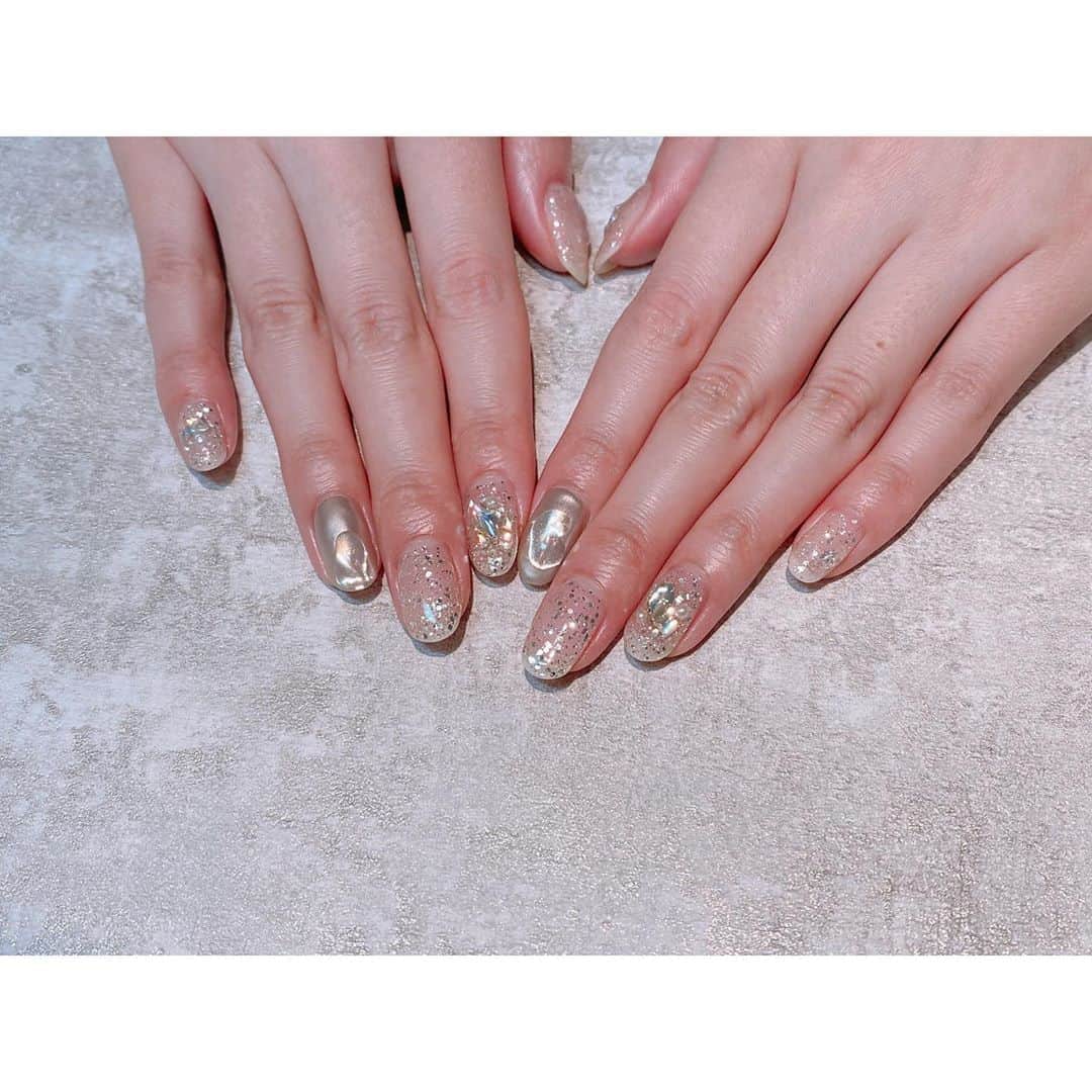 清瀬汐希さんのインスタグラム写真 清瀬汐希instagram 先日ネイル変えてきたよ 今回はシルバーネイル 長さは少し短めです 来月は撮影でシンプルにしなきゃなので 今回ギラギラにしてもらいました Riseのユニフォームにも合う ミラーの上にジェル