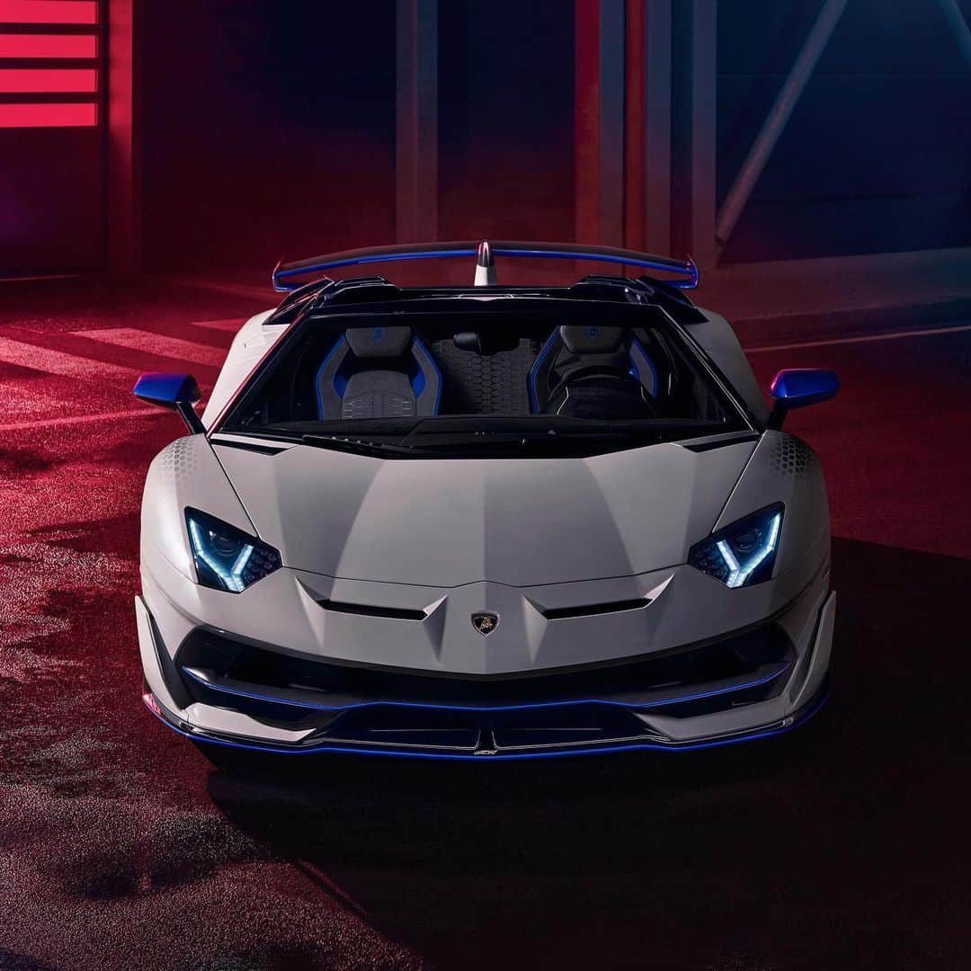 HYPEBEASTさんのインスタグラム写真 - (HYPEBEASTInstagram)「@hypebeastcarclub: @lamborghini has unveiled the 2021 Aventador Roadster SVJ Xago Edition. The latest take on the 770 horsepower hypercar model celebrates its Ad Personam customization program which now allows customers to participate in the program virtually instead of flying out to Italy, and also features a new pattern inspired by the hexagonal clouds on Saturn’s north pole. Hit the link in our bio for more details. It's set to be limited to just 10 units. ⁠⠀ Photo: Lamborghini」7月21日 19時43分 - hypebeast