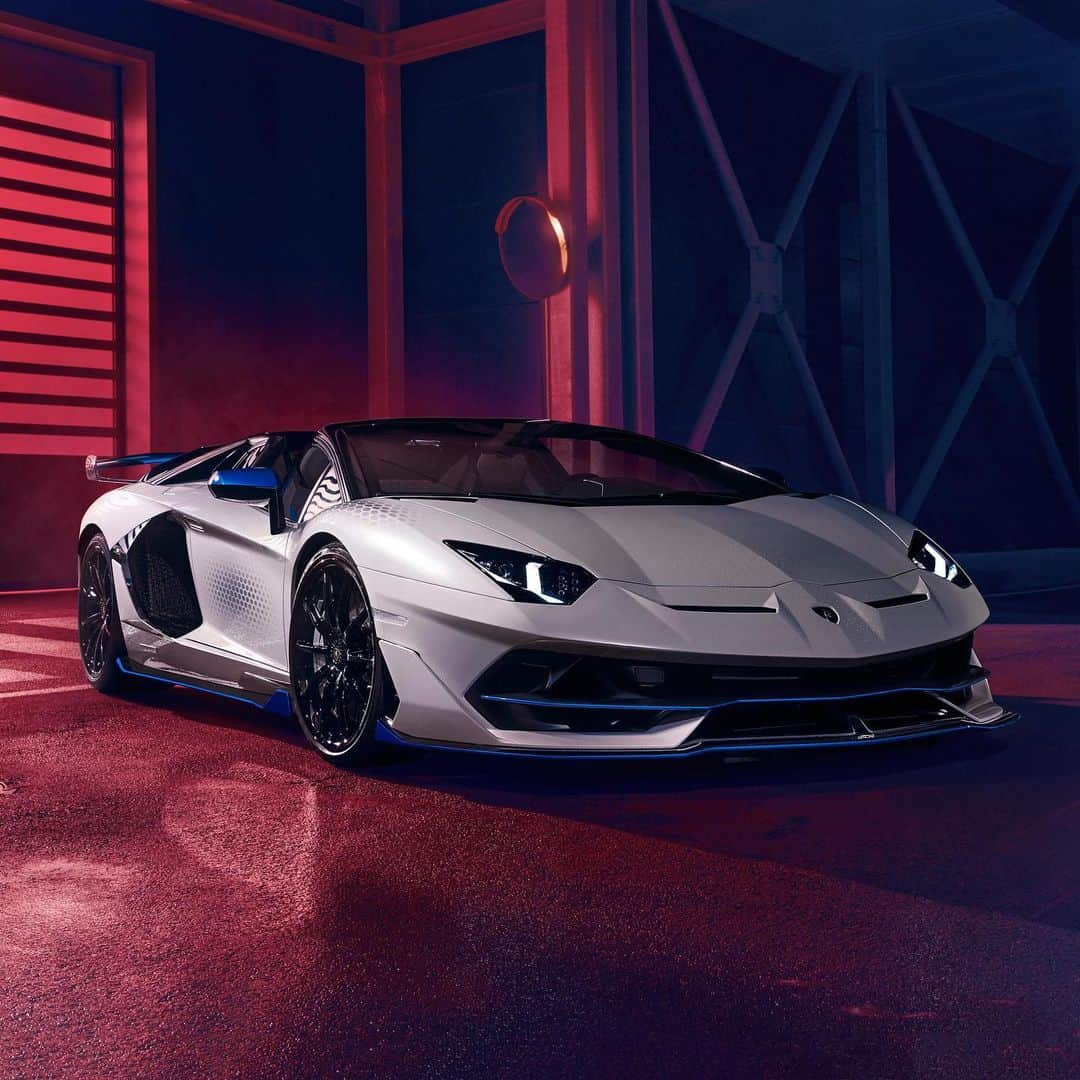 HYPEBEASTさんのインスタグラム写真 - (HYPEBEASTInstagram)「@hypebeastcarclub: @lamborghini has unveiled the 2021 Aventador Roadster SVJ Xago Edition. The latest take on the 770 horsepower hypercar model celebrates its Ad Personam customization program which now allows customers to participate in the program virtually instead of flying out to Italy, and also features a new pattern inspired by the hexagonal clouds on Saturn’s north pole. Hit the link in our bio for more details. It's set to be limited to just 10 units. ⁠⠀ Photo: Lamborghini」7月21日 19時43分 - hypebeast