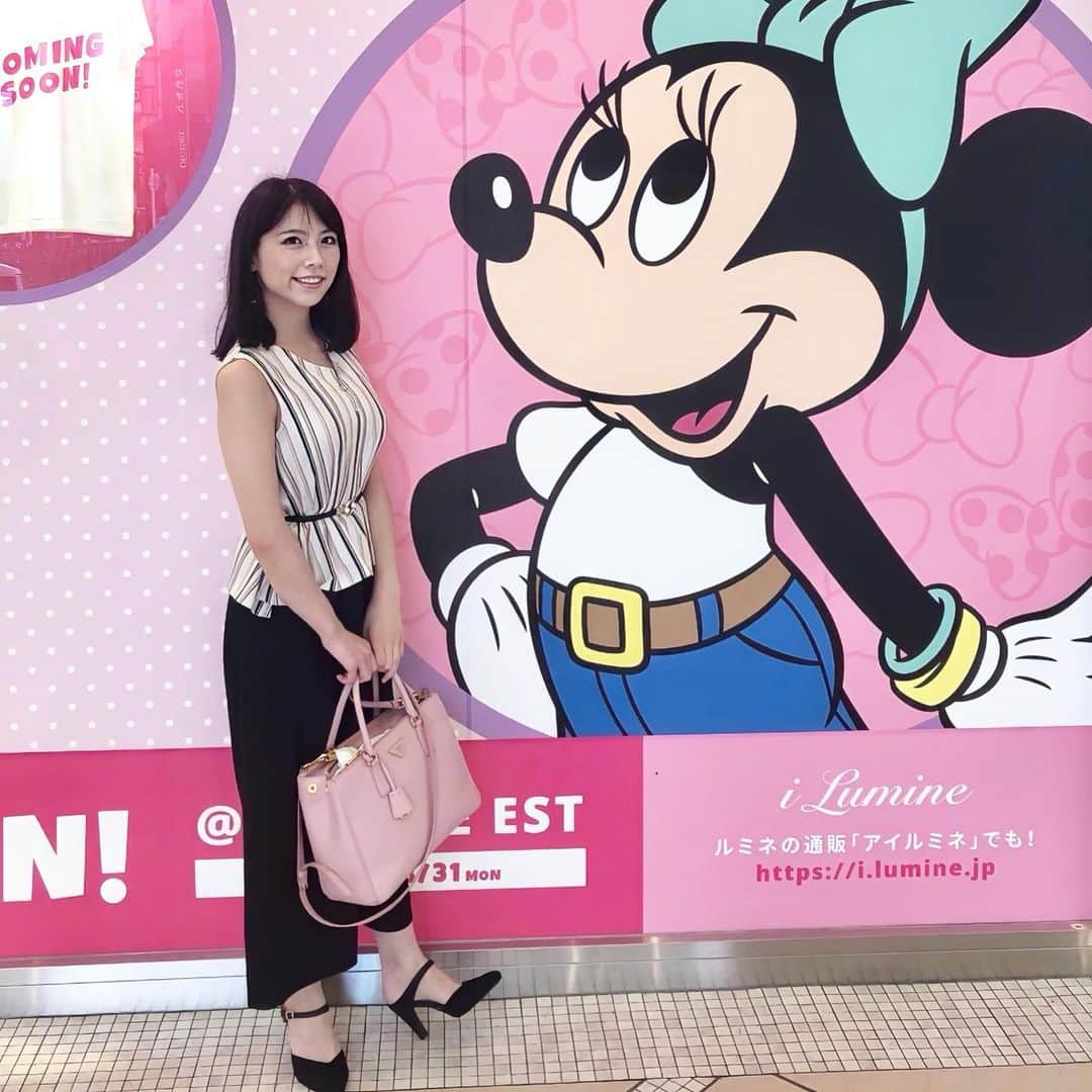 のインスタグラム：「新宿ルミネにミニーちゃんいたー🥰🥰💖  #新宿#ルミネ#lumine#ミニー#ミニーマウス#ミニーマウス#ミニーちゃん#ディズニー#minniemouse #followme#followforfollowback #prada#pradabag」