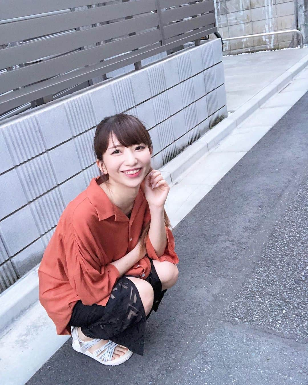 まぁむさんのインスタグラム写真 - (まぁむInstagram)「♡ . お洋服*⑅୨୧*  top: @victim.jp  bottom: @urbament_official  sandals: @beautifulpeople_officialsite   スリットがはいってるパンツかわいくないー？♡ . . . #urbament #victim #beautifulpeople #ootd #cordinate #instafashion  #fashionpost #instastyle #fblogger #lookbook #fashionlover #outfitoftheday #styleblogger #ファッション#スリットパンツ#透け感#スポーツサンダル#オーバーサイズシャツ」7月21日 19時57分 - maamland