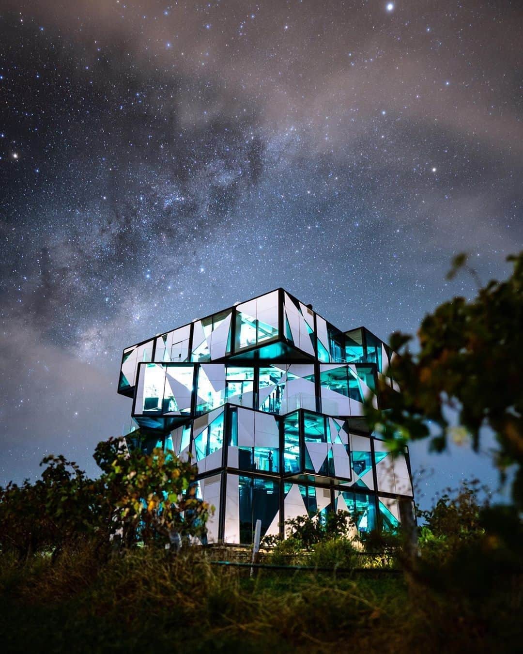 Australiaさんのインスタグラム写真 - (AustraliaInstagram)「Who’s up for a tasting inside inside the magnificent @darenbergwine Cube?🍷 @traveywl captured this @mclaren_vale gem, the #dArenbergCube, glowing underneath the night sky in @southaustralia. Located less than an hour from #Adelaide, this spectacular winery is not only home to the renowned @darrysverandah restaurant but you can also blend your own shiraz at the #BlendingBench and explore the obscure sensory museum in The Cube itself - there's a reason this #winery has been named one of the world’s best! If this shot has you craving more, listen in to today’s episode of Monocle Magazine's M24 Radio podcast series "Only In Australia" to hear from Chester Osborn, the brains behind the #dArenbergCube as he talks all things fine dining and winemaking at seeau.st/podcast. #seeaustralia #seesouthaustralia」7月21日 20時00分 - australia