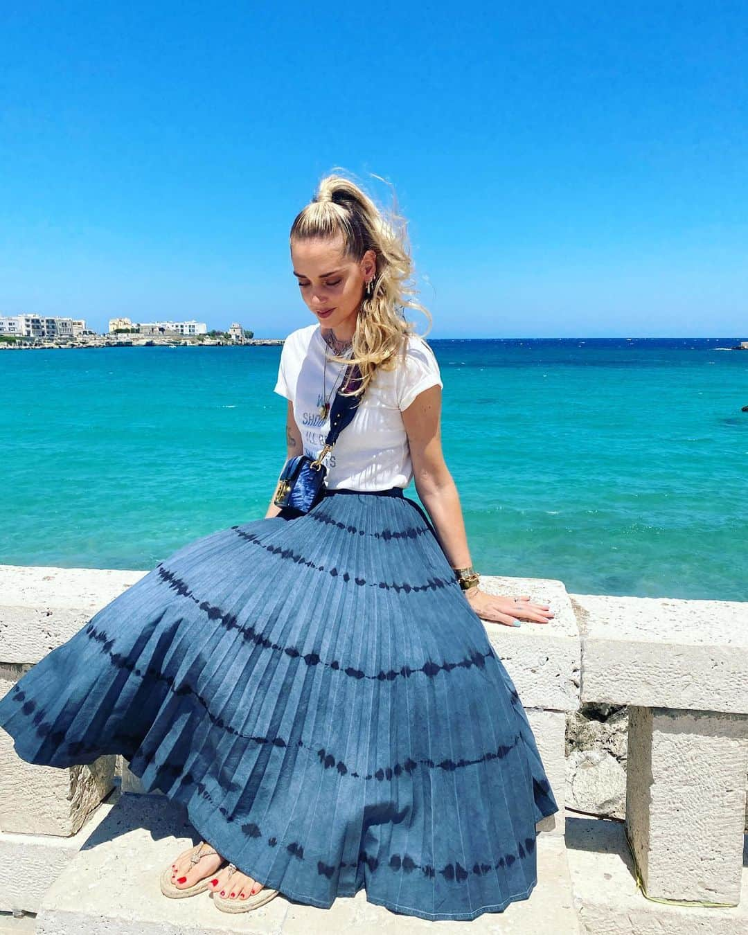 キアラ・フェラーニさんのインスタグラム写真 - (キアラ・フェラーニInstagram)「Salento you’re so beautiful! I mean, look at the sea 😍 Love bringing you around Italy and Puglia 🙏🏻」7月21日 20時13分 - chiaraferragni