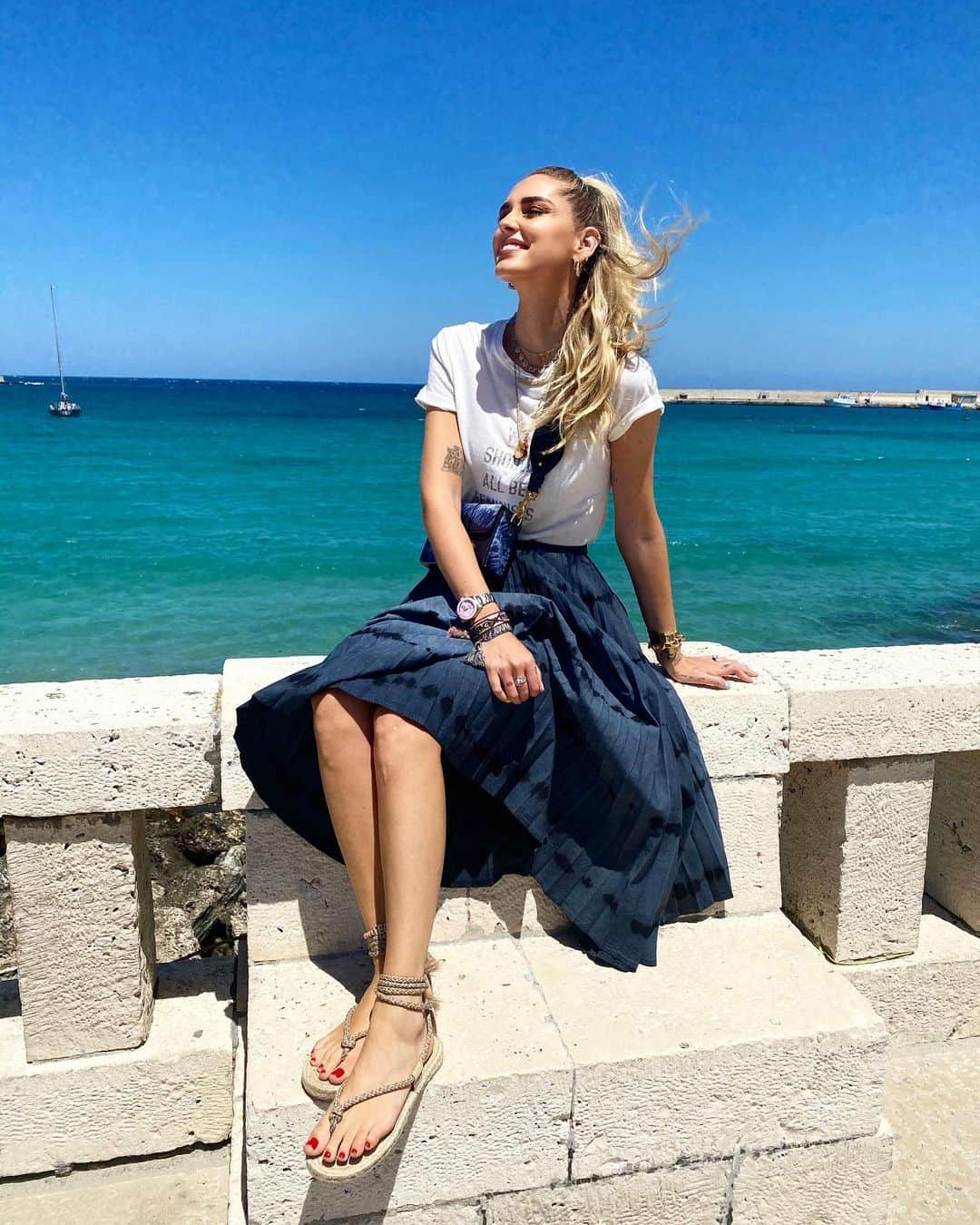 キアラ・フェラーニさんのインスタグラム写真 - (キアラ・フェラーニInstagram)「Salento you’re so beautiful! I mean, look at the sea 😍 Love bringing you around Italy and Puglia 🙏🏻」7月21日 20時13分 - chiaraferragni