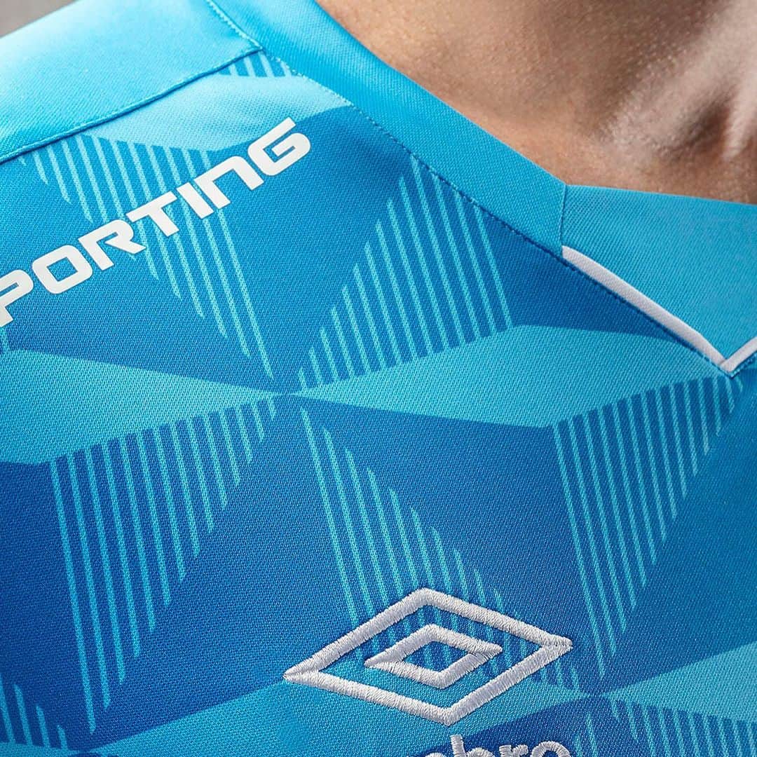 UMBROさんのインスタグラム写真 - (UMBROInstagram)「We stand together with @atleticotucuman. The new 20/21 3rd jersey is now available.」7月21日 20時27分 - umbro