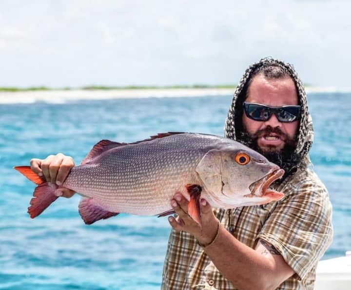 Costa Sunglassesのインスタグラム：「Listen in as @jayrockfish shares the origin of his passion for life on the water on @anchored_outdoors with @aprilvokey. Tune in on our #BringTheWaterHome playlist at the link in our bio. 📷: @finpusher @motivfishing #SeeWhatsOutThere #BornOnTheWater」