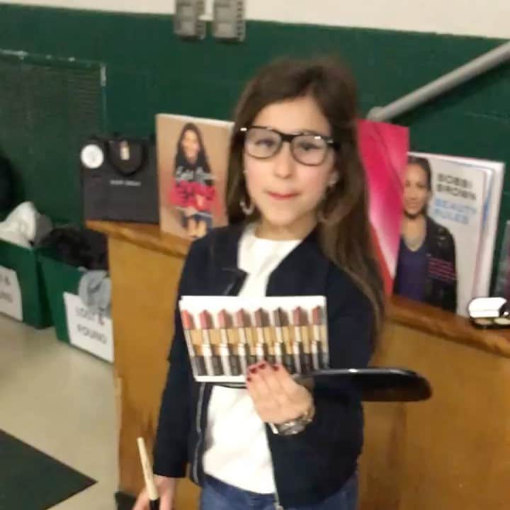 ボビー・ブラウンのインスタグラム：「Love this girl who aced her project. She dressed up as me and even painted her nails red. She’s even wearing my necklace. Chanel jacket , white t, jeans and black rims. I wish I looked that cute with red lipstick on. I hope you got an A. Maybe next year she’ll feature @evolution_18 and I’m sure she knows I left the company almost 4 years ago. But I take pride in what I created. And love to inspire kids that if I did it so can they.」