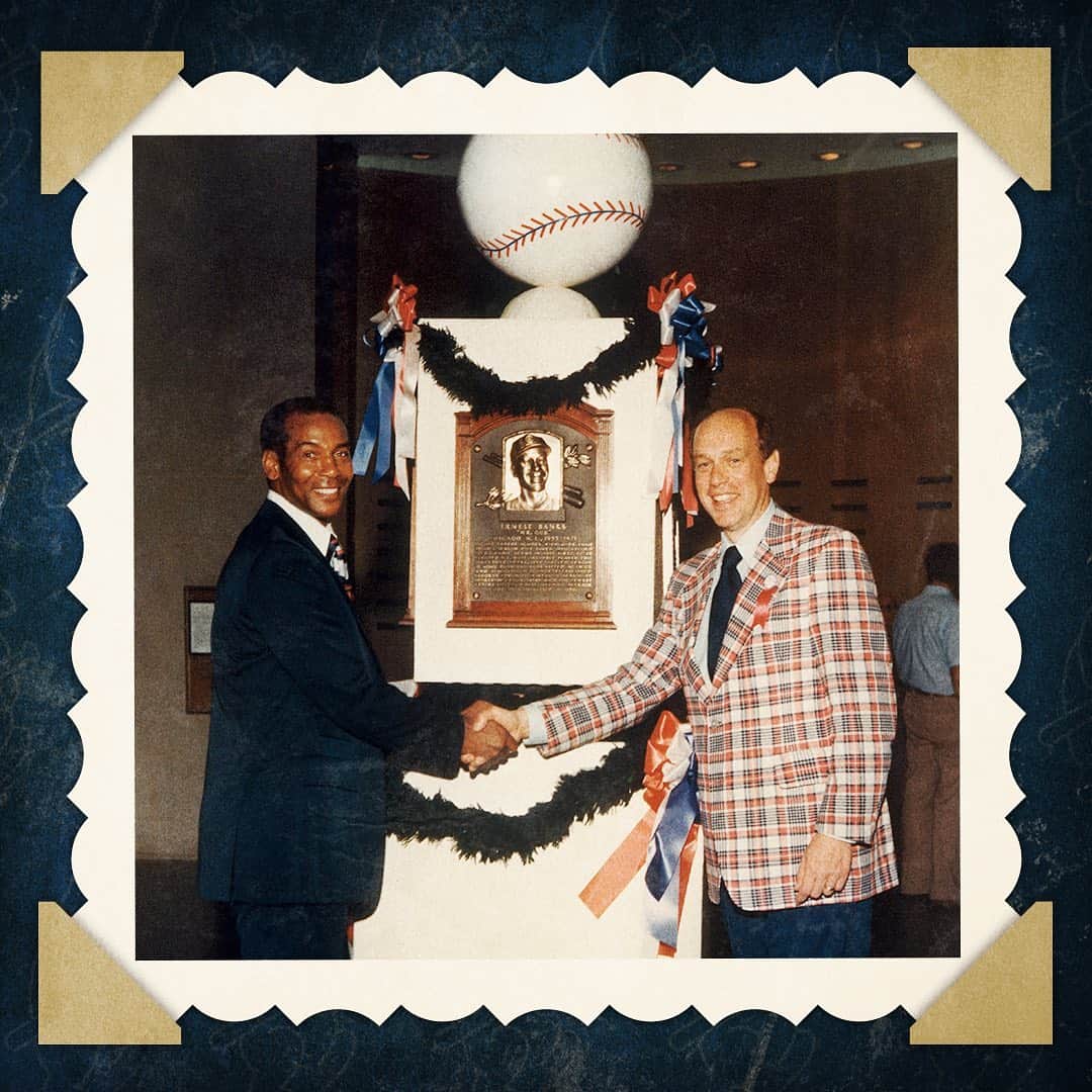 シカゴ・カブスさんのインスタグラム写真 - (シカゴ・カブスInstagram)「#CubsCollection: Cubs Hall of Famers. Each summer, the baseball community gathers to celebrate the greats of the game by inducting a select few into the National Baseball Hall of Fame. Lee Smith was inducted into the Hall of Fame in 2019 becoming the 52nd Cub - player, manager or executive - to be honored. He is also the 11th to be depicted wearing a Cubs hat on his plaque. The other 10 include Ernie Banks, Billy Williams, Fergie Jenkins, Ron Santo and other beloved Cubs of yesteryear. Six of these Cubs Hall of Famers have had their jersey numbers retired by the Cubs, signified by flags that fly atop the Wrigley Field foul poles. Find more photos at Facebook.com/Cubs.」7月22日 6時56分 - cubs