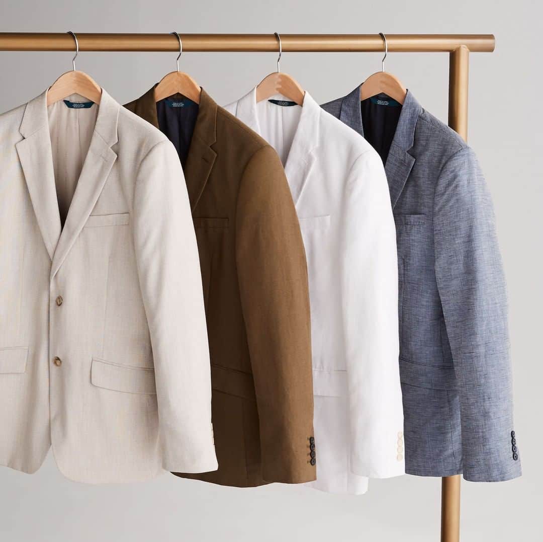 ペリーエリスのインスタグラム：「Summer suiting done the right way. Shop the latest online now. #lifereadysince1976」
