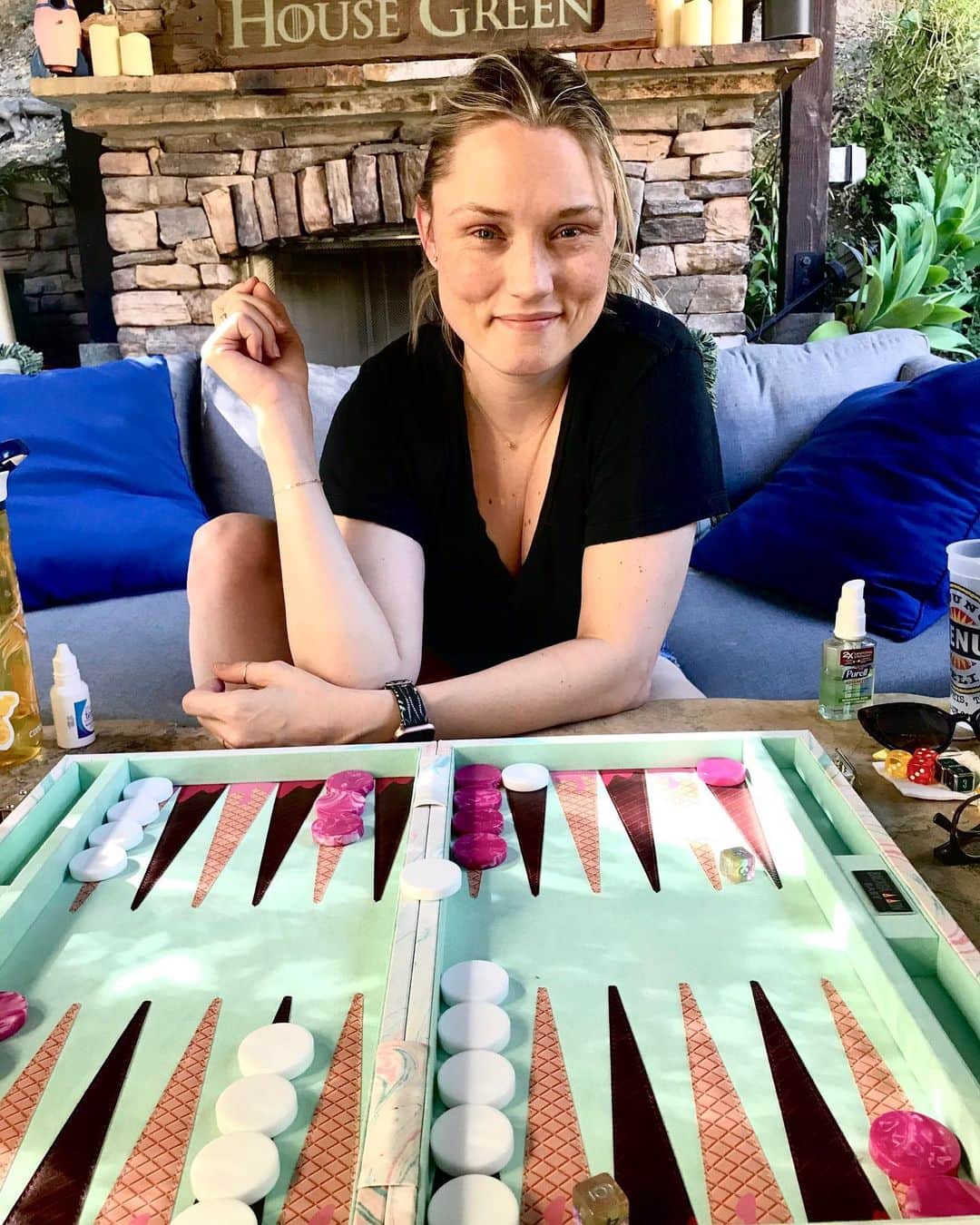 セス・グリーンのインスタグラム：「Quarantine activity: backgammon   My awe and frustration with how often @claregrant rolls doubles.  Thanks for the gorgeous kit @backgammonbaby」