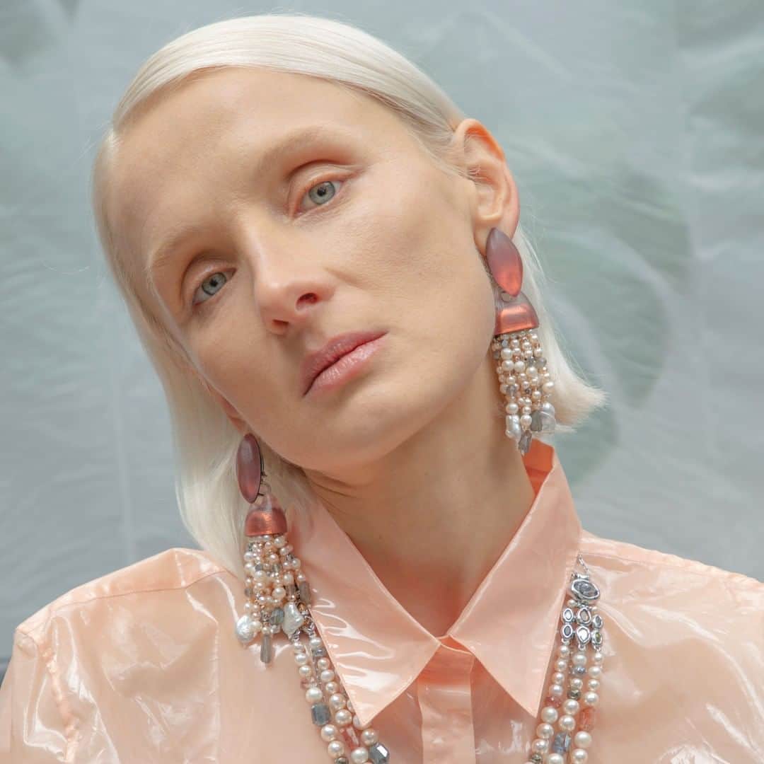 のインスタグラム：「Currently Trending: Pearls (lots of pearls)」