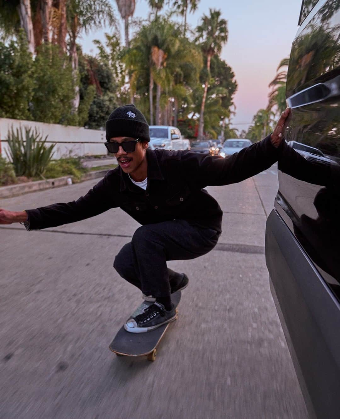 コモノさんのインスタグラム写真 - (コモノInstagram)「Ride or die 🛹⠀⁠ ⠀⁠ Sunglasses: Bob Black⠀⁠ ⠀⁠ ⠀⁠ #spring #summer #skatebowl #skate #californiaadventure #palmtrees #summercollection #venicebeach #losangelescity #summervibes #sunsetlover #dusk #venicecalifornia #youngster #ride #free #young #journey #sunglasses #veniceskatepark #skatephotography #fashion #komono」7月21日 23時01分 - komono