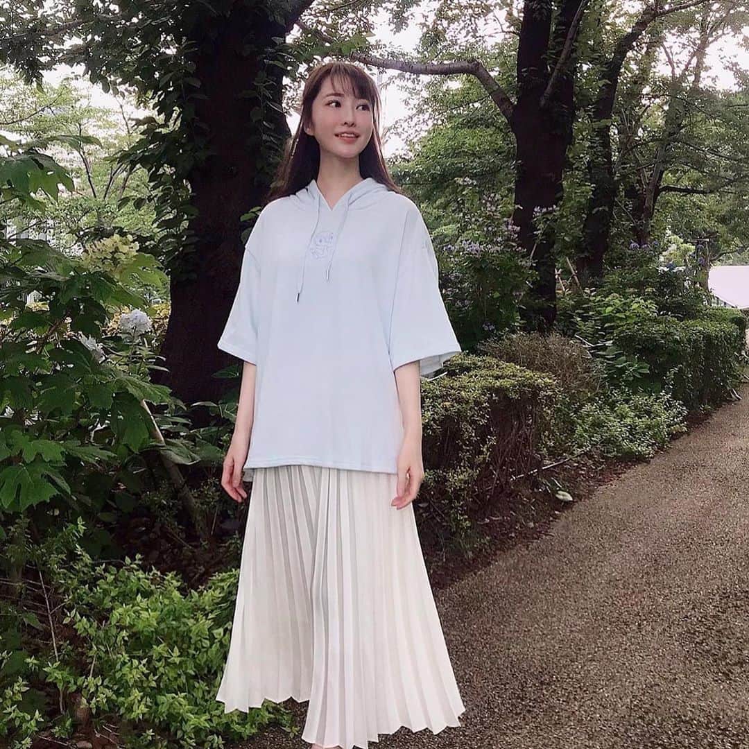 のインスタグラム：「だいすきな#ポッチャマ 🙃 #fashion  #tops : @e_hyphen_world_gallery  #skirt : @justone_jp」