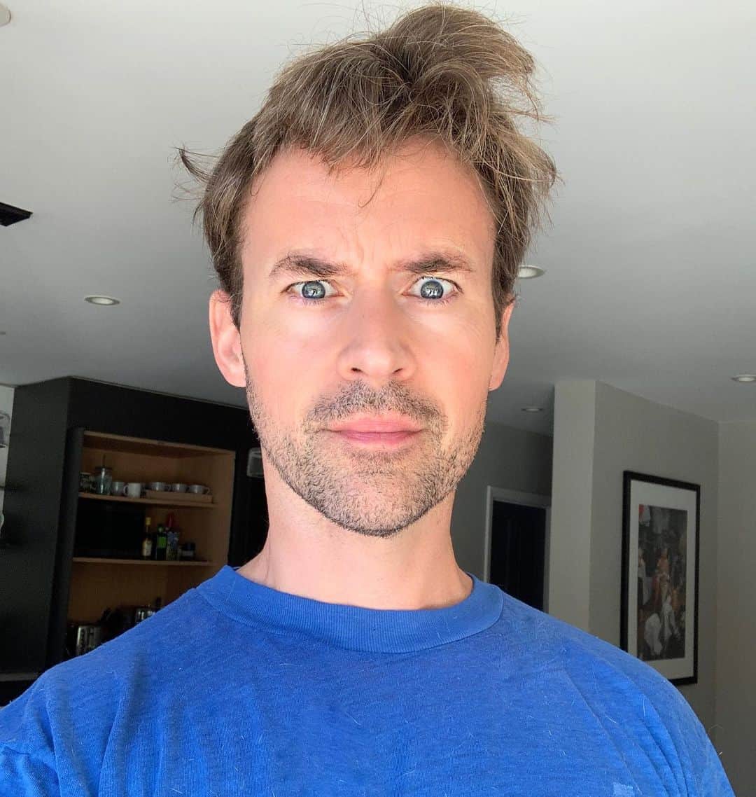 ブラッド・ゴレスキーのインスタグラム：「I woke up like this and there’s a good chance I will stay like this 🥴#goodmorning #quarantinelife」