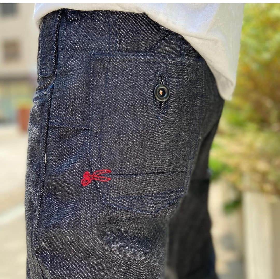 デンハムさんのインスタグラム写真 - (デンハムInstagram)「Signature style “The CROSS BACK” made in Japan, 7 point pocket. Drop yokes, no side seam. Articulated leg. “The truth is in the details” #denham #denhamthejeanmaker #jasondenham #denim #jeans #japanesedenim #thetruthisinthedetails」7月21日 23時37分 - denhamthejeanmaker
