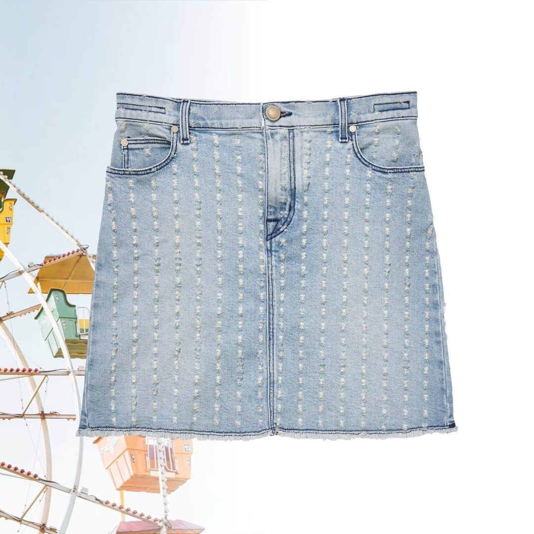 Jacob Cohenのインスタグラム：「Contemporary style on the timeless denim skirt  S/S 20 Woman Collection Made in Italy  #JacobCohen #JacobCohenJeans」