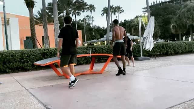 ジュゼッペ・ロッシのインスタグラム：「I think I was born to play #Teqball ‼️‼️‼️ #games #fun #touch #ineverlose」