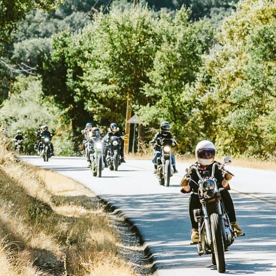 Harley-Davidson Japanさんのインスタグラム写真 - (Harley-Davidson JapanInstagram)「仲間と過ごす夏が始まる。#ハーレー #harley #ハーレーダビッドソン #harleydavidson #バイク #bike #オートバイ #motorcycle  #ツーリング #touring #仲間 #friends #夏 #summer #ご安全に #staysafe #2020 #自由 #freedom」7月22日 0時02分 - harleydavidsonjapan