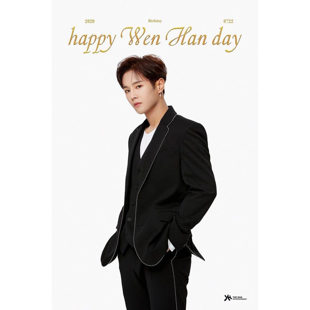 UNIQ（ユニーク）のインスタグラム：「[🎉UNIQ DAY]  2020.07.22 HAPPY BIRTHDAY TO WEN HAN UNIQ 문한의 생일을 축하합니다  #UNIQ #문한 #WENHAN #유니크 #HAPPY_WENHAN_DAY💕」