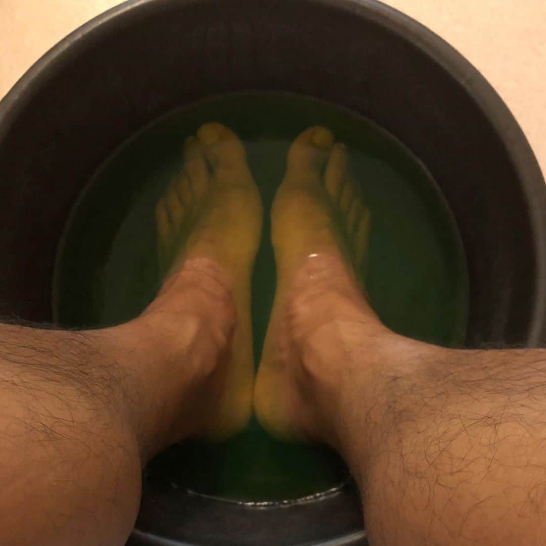 鷹木信悟さんのインスタグラム写真 - (鷹木信悟Instagram)「足の治療？ハシゴしちまった...🦶 #足つぼ  #prowrestler」7月22日 0時13分 - takagi__shingo