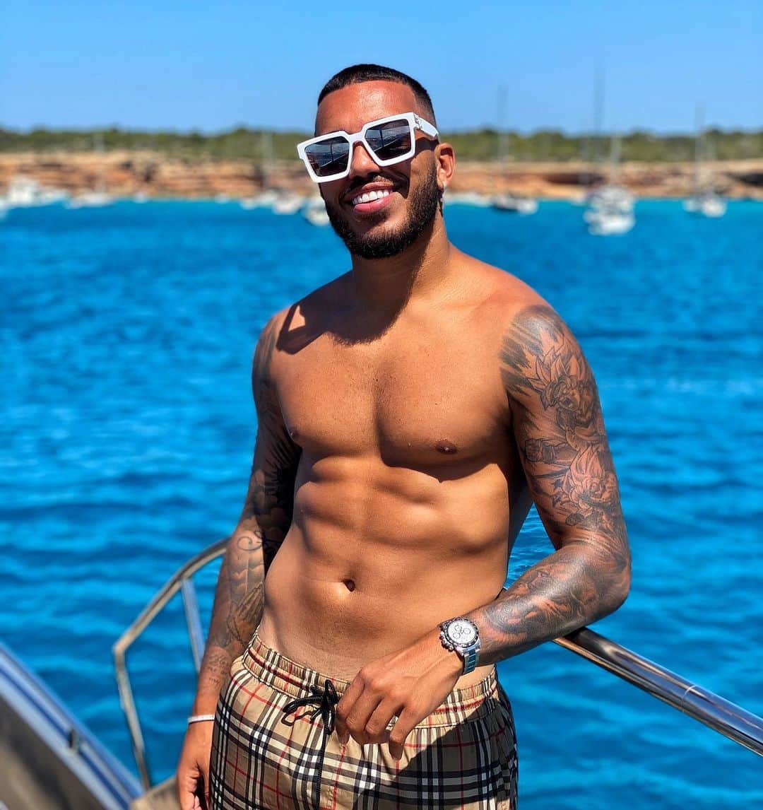 ルベン・ヴェソのインスタグラム：「Yatch day in paradise 😄✌🏽☀️ Thanks @gattygroup」