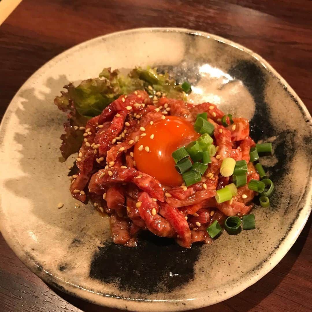 佐々木みえさんのインスタグラム写真 - (佐々木みえInstagram)「@yakiniku.ici に行ってきました！  全国からA5ランクの和牛だけを厳選！！ 希少部位である和牛ハラミがおすすめだよ！！  はらみ一本焼きってゆーのがあったけどめっちゃ大きいみたいやから 普通のサイズの特選ハラミにしたよ。 めちゃ柔らかくて美味しい〜  盛り合わせは ランプ、上ミスジ、三角。  大好きな塩タンもいっぱいたべたよー ほんとはイチボも食べたけどあまりにも美味しくてご飯に夢中で写真撮り忘れた🤳笑笑  #肉 #やっぱりお肉が好き #焼肉 #レバー #funny #食事 #外食 #晩ごはん #夕飯 #グルメ #大阪 #飲食 #美味しい #最高 #delicious #yummy #food #instafood #instagood #pr   ウーミーPR」7月22日 0時31分 - ruby.sasamin