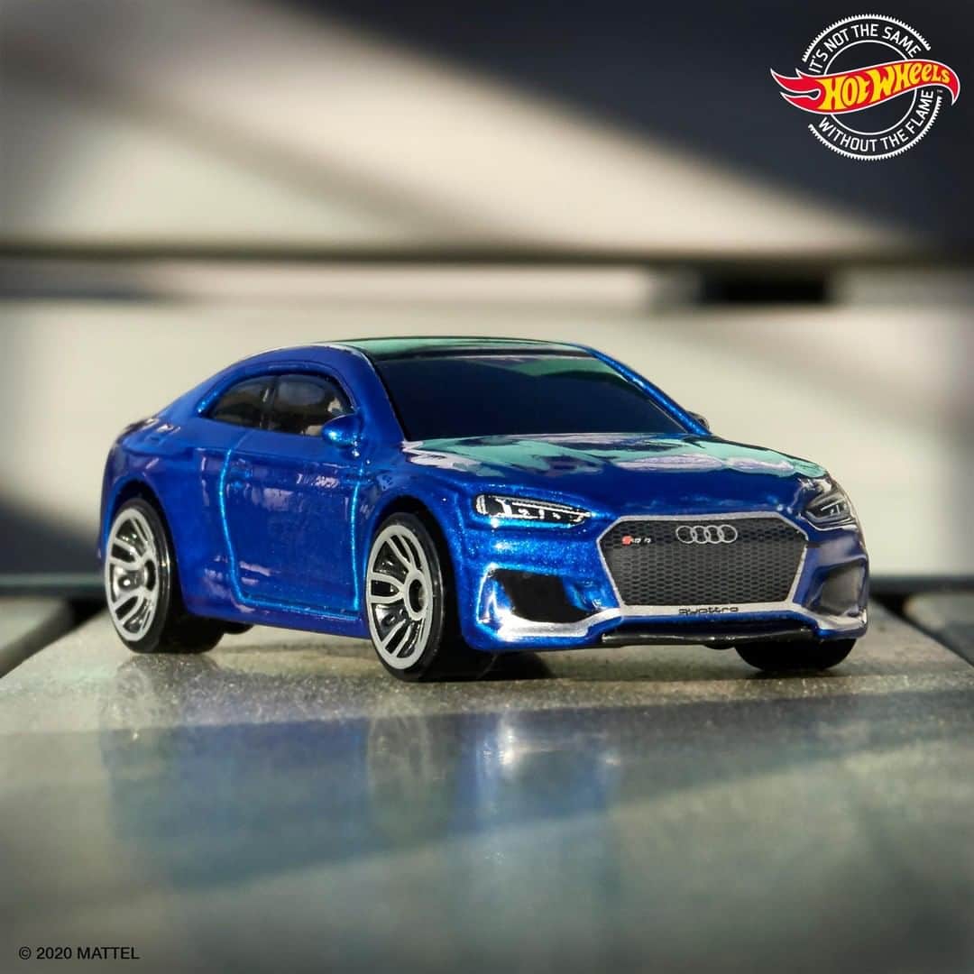 Hot Wheelsさんのインスタグラム写真 - (Hot WheelsInstagram)「Taking the Audi RS 5 Coupe to get some sun on this beautiful day. What are you taking for a joy-ride? Part of the HW Turbo mini collection. #HotWheels」7月22日 1時12分 - hotwheelsofficial
