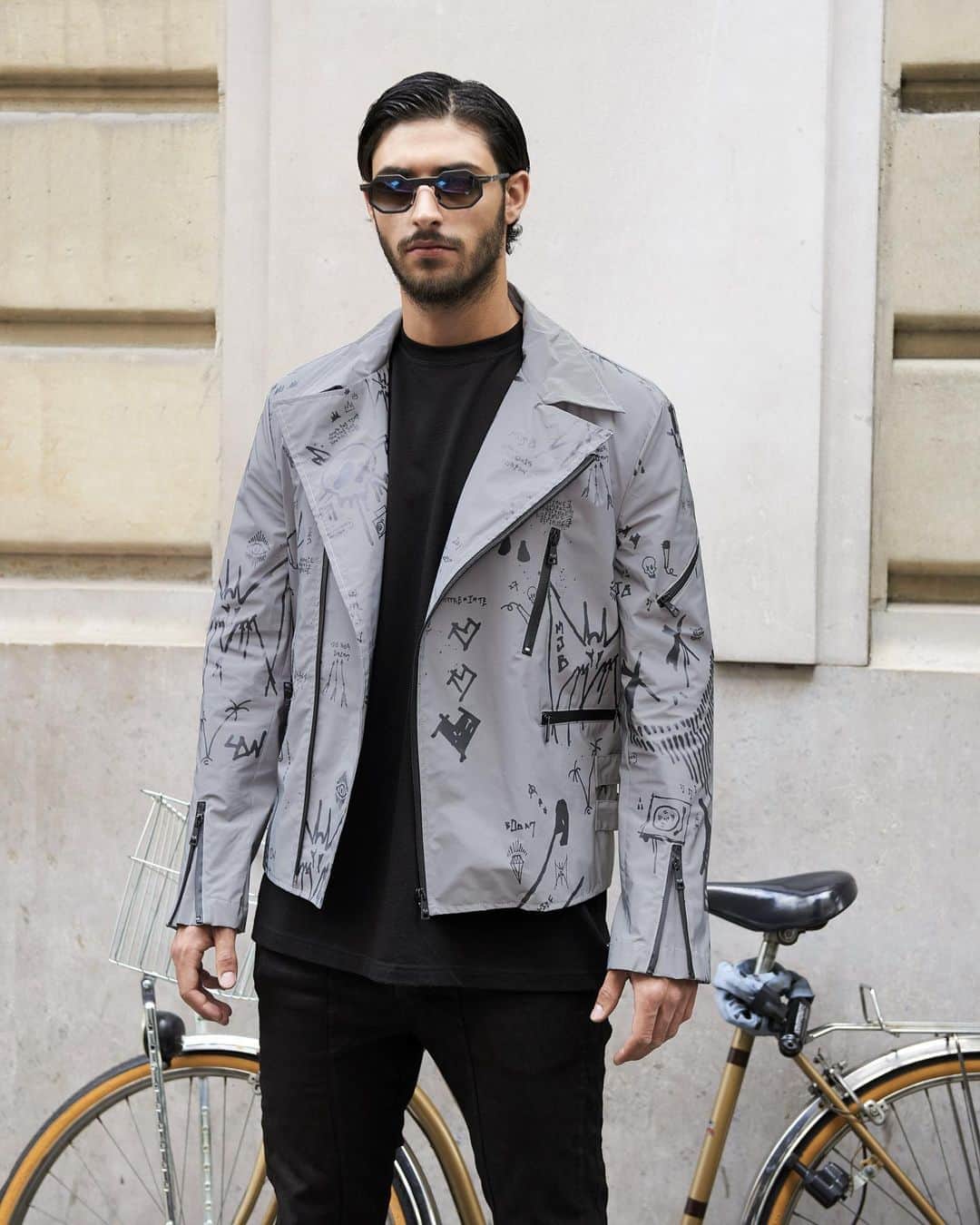 レクレルールのインスタグラム：「MARC JACQUES BURTON Biker⚡ Available in-store. See more on leclaireur.com Glasses @haptereyewear  #Leclaireur #conceptstore #marcjacquesburton #haptereyewear #menfashion #bikerjacket」
