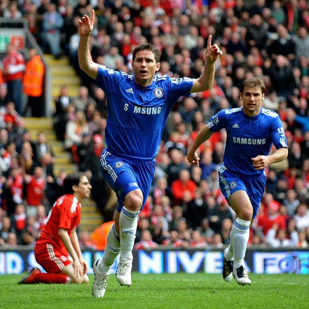 チェルシーFCさんのインスタグラム写真 - (チェルシーFCInstagram)「#CFCSpotTheDifference 🔍 @FrankLampard v Liverpool... Can you find the five differences in picture two? 👉 #CFC #Chelsea」7月22日 1時21分 - chelseafc