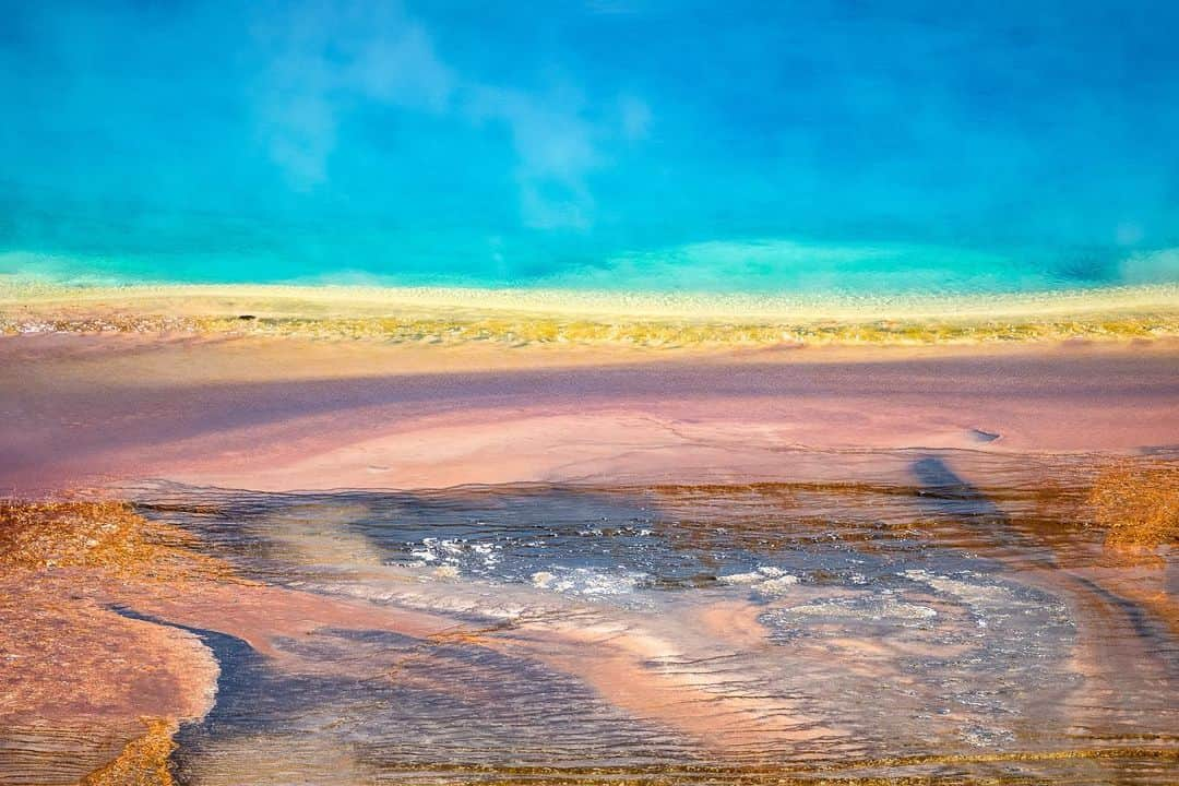 National Geographic Travelさんのインスタグラム写真 - (National Geographic TravelInstagram)「Photos by @michaelclarkphoto  Abstract images from the Grand Prismatic Spring at Midway Geyser Basin in Yellowstone National Park, Wyoming. #grandprismatic #yellowstone #wyoming」7月22日 1時22分 - natgeotravel