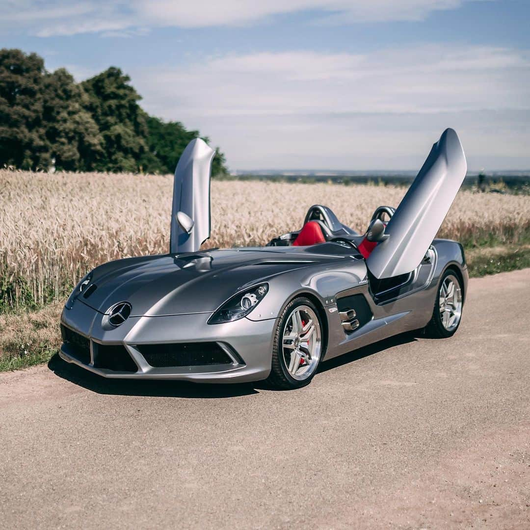 HYPEBEASTさんのインスタグラム写真 - (HYPEBEASTInstagram)「@hypebeastcarclub: A one-of-75 @mercedesbenz SLR McLaren Stirling Moss from 2009 has been listed for auction by @rmsothebys. The model is the rarest kind of SLR McLaren, inspired by Stirling Moss’ 300 SLR that he raced to victory in the 1955 Mille Miglia. The listing is expected to fetch between €1,900,000 EUR and €2,200,000 EUR (approx. $2.17m USD — $2.51m USD). Hit the link in bio for full details.⁠⠀ Photo: Stephan Bauer/Rm Sotheby's」7月22日 1時33分 - hypebeast