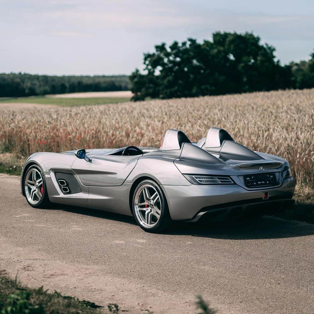 HYPEBEASTさんのインスタグラム写真 - (HYPEBEASTInstagram)「@hypebeastcarclub: A one-of-75 @mercedesbenz SLR McLaren Stirling Moss from 2009 has been listed for auction by @rmsothebys. The model is the rarest kind of SLR McLaren, inspired by Stirling Moss’ 300 SLR that he raced to victory in the 1955 Mille Miglia. The listing is expected to fetch between €1,900,000 EUR and €2,200,000 EUR (approx. $2.17m USD — $2.51m USD). Hit the link in bio for full details.⁠⠀ Photo: Stephan Bauer/Rm Sotheby's」7月22日 1時33分 - hypebeast