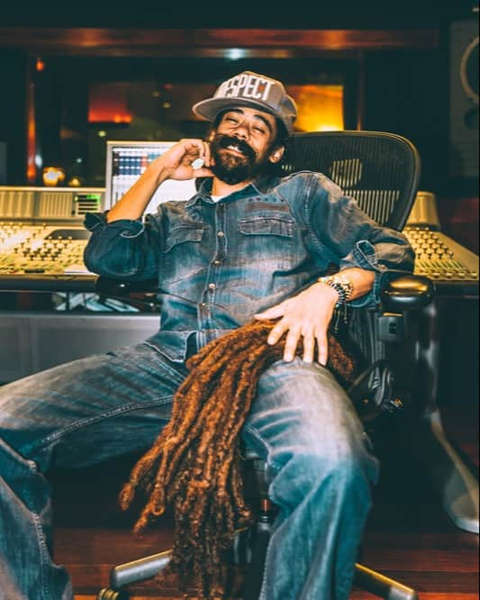 ボブ・マーリーさんのインスタグラム写真 - (ボブ・マーリーInstagram)「Blessed #EarthSTRONG @damianmarley!⠀ ⠀ ⠀ #hbd #damianmarley #marleyfamily #LEGACY」7月22日 1時46分 - bobmarley