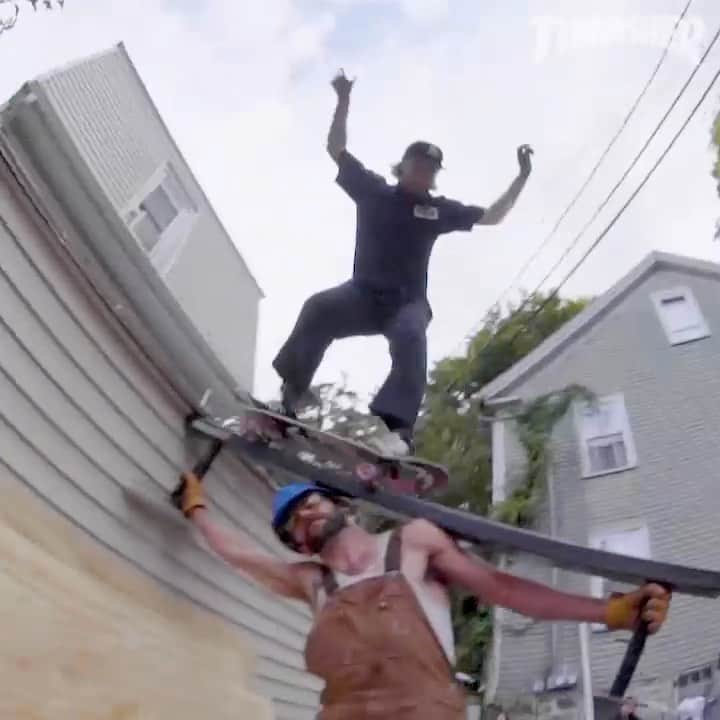 スラッシャーのインスタグラム：「FRIDAY👷🏻‍♂️ @manramp x @fancyladskateco ⏳」
