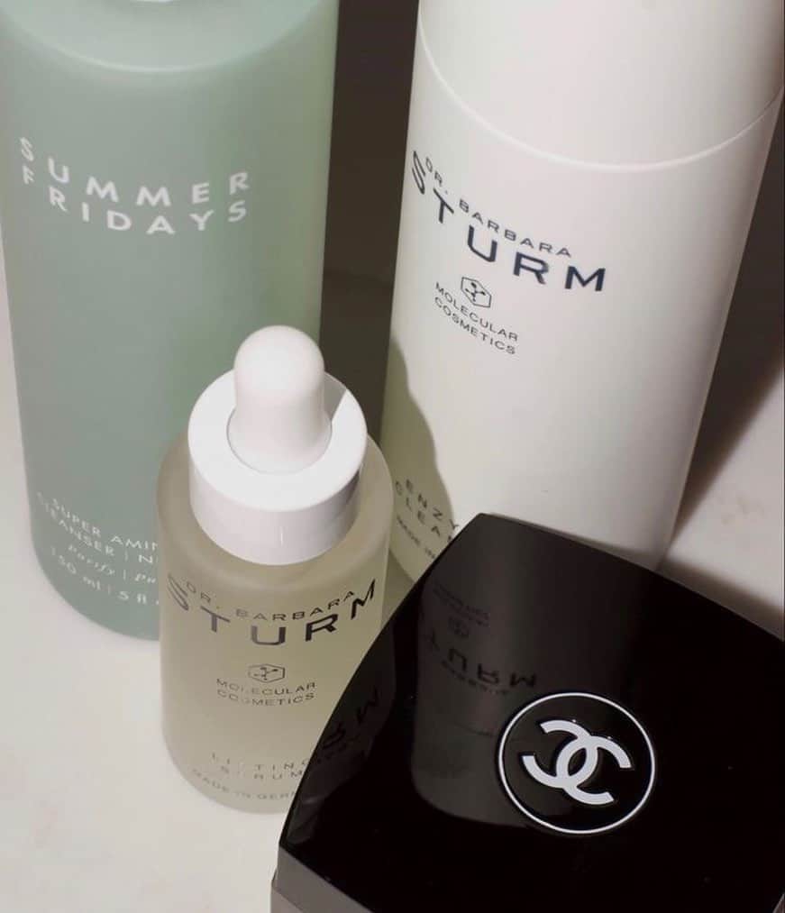Marianna Hewittのインスタグラム：「cleanse every AM & PM 🧼 @summerfridays」