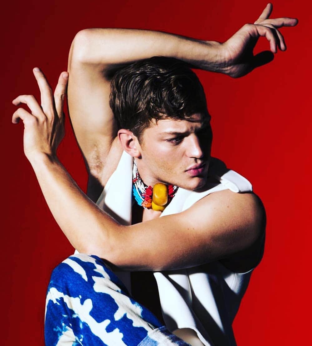 セバスティアン・ソーブのインスタグラム：「C’est le tango ou flamenco? 💃🏼🕺🏼」