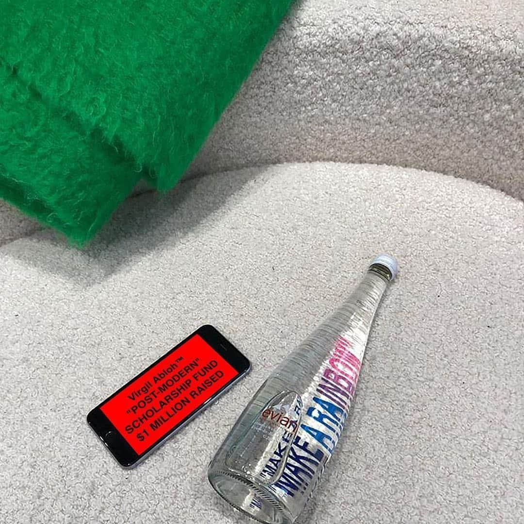 evianさんのインスタグラム写真 - (evianInstagram)「We are so proud to join forces with @virgilabloh for his scholarship fund titled “POST-MODERN.”  Find more info about it at virgilabloh.com/postmodern  You can still get this super limited evian x @virgilabloh Limited Edition “Make A Rainbow” bottle online at evianchezvous.com 🌈  #evian #evianwater #evianxvirgilabloh #stayhydrated #positivedrops」7月22日 2時30分 - evianwater