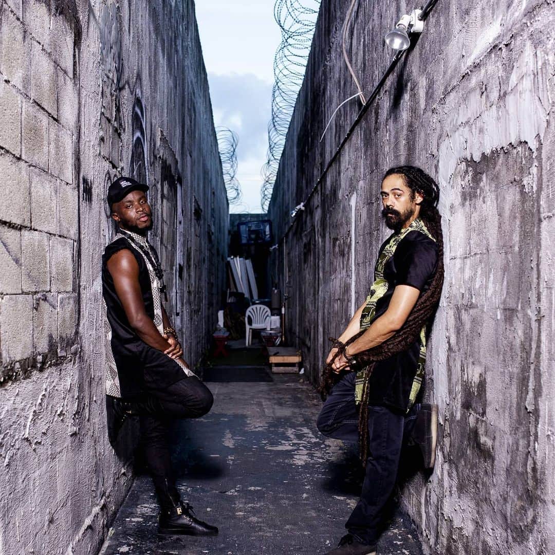 Fuse ODGのインスタグラム：「Happy Birthday to my blooda @damianmarley. One of my inspirations and teachers through music...had the greatest time working on 'Bra Fie' with you  Such a pleasure to have worked together on an anthem to bring our people back to the motherland...God bless you King ❤💛💚 ..link up when outside opens loll」
