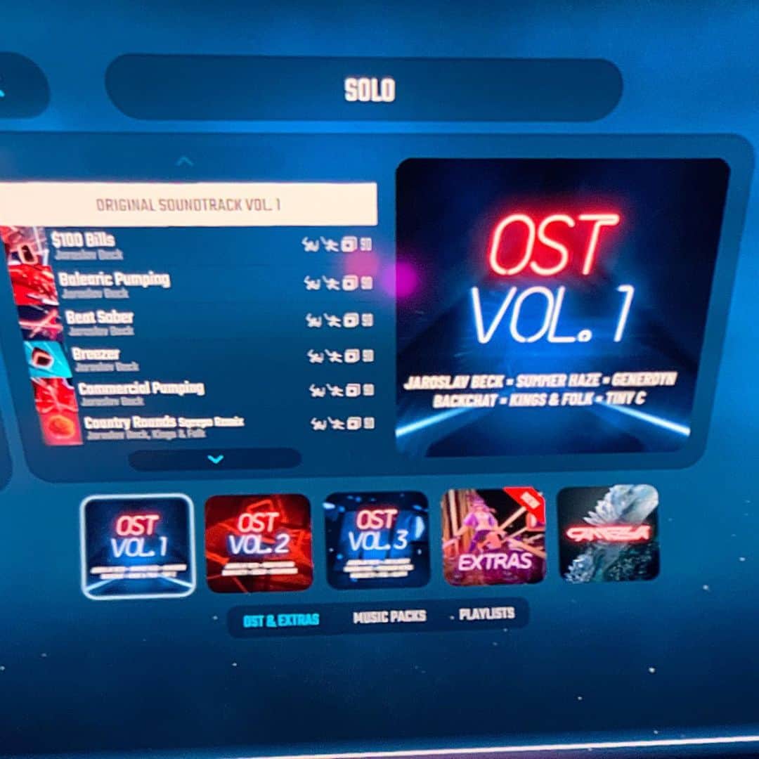 Jaeyoon Choiのインスタグラム：「요즘 관심사 #psvr #beatsaber #게임이대세」