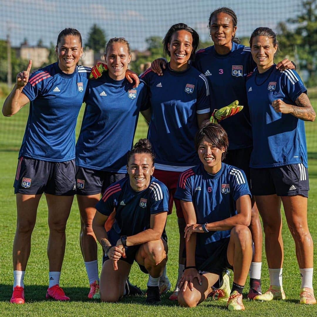 熊谷紗希さんのインスタグラム写真 - (熊谷紗希Instagram)「Victoire de la Team +Expérimentées👵🏼💪🏻(⚠️pas les vieilles🙊)#teamol#🔴🔵 今日のゲームは年齢順でチーム分け🙄 今日はTEAM BBAの勝利🏆😂 #海外あるある#年齢順チーム分け#経験値勝負#フレッシュさも負けてないはず#TEAMBBA 📸 @ck____90」7月22日 4時45分 - kumagai1017