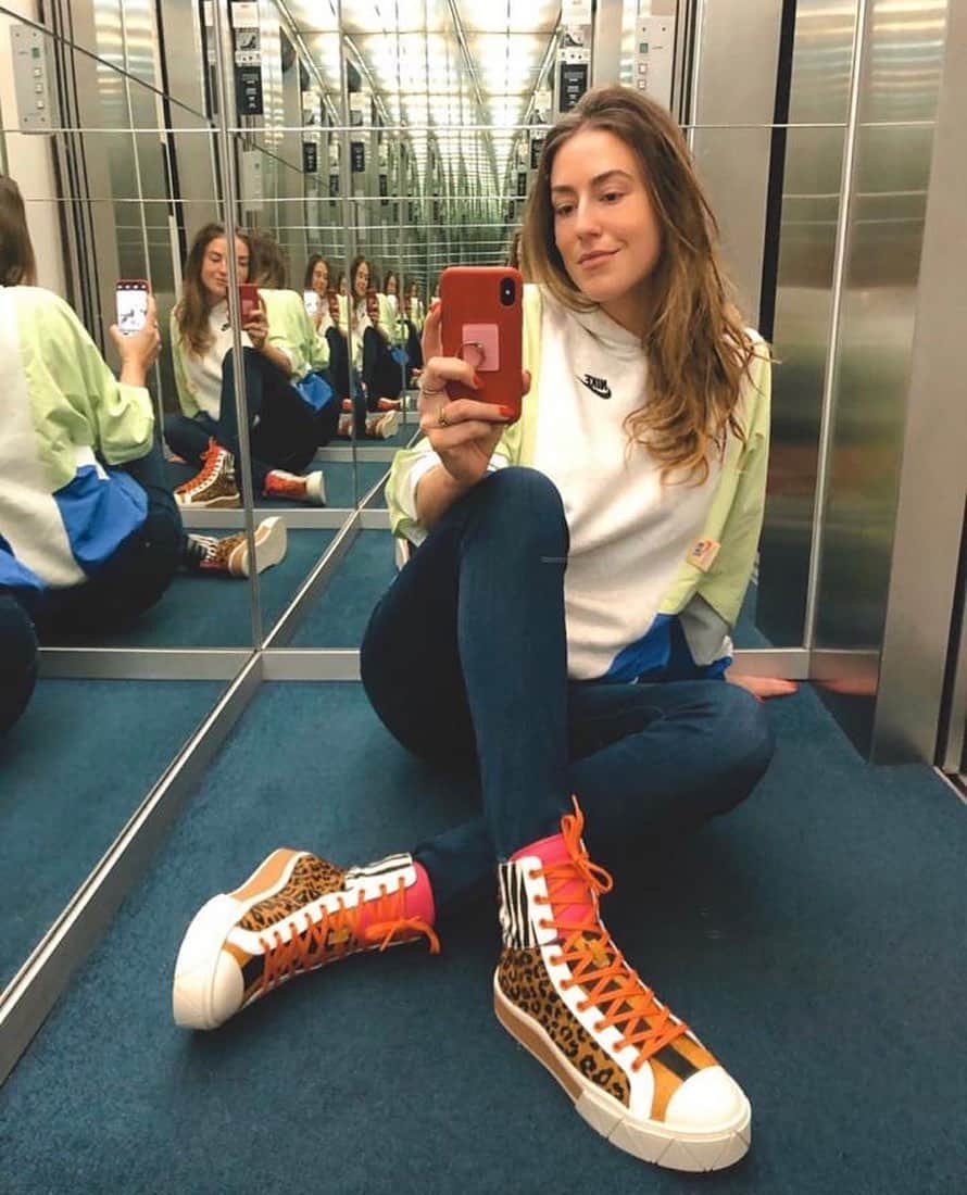 Schutzのインスタグラム：「GET THE URBAN VIBES ❤️ #newin #schutzurban #inmyschutz」